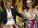 TUVALU - Prens ve Prenses yerel dansla coştu