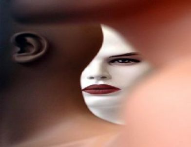 Vitrinlerin İsimsiz Bekçileri