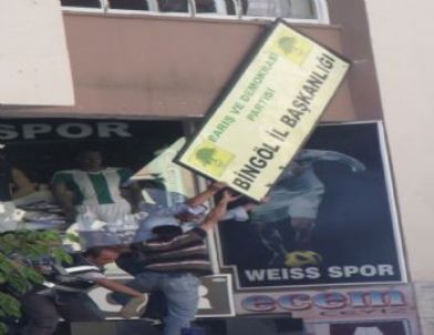 Bingöl'de Bdp Tabelası İndirildi