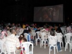 Bursa'da ´Yazlık Sinema Kumpanyası´na Yoğun İlgi