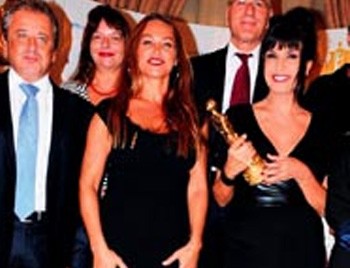 Estetikli Avşar'a twitter'da hayranları tepki gösterdi