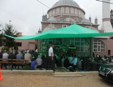 Mustafa İsen’in Babası Toprağa Verildi