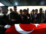AVNI MUTLU - Şehit Er Son Yolculuğuna Uğurlandı