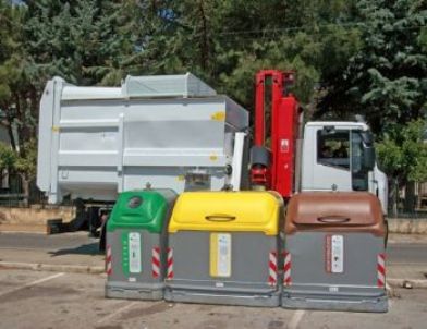 Bornova'da Çöp Konteynerleri Yer Altına Alınıyor