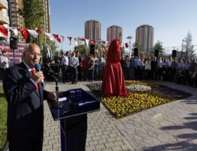 Hacim Kamoy Parkı Özcan Deniz İle Açıldı