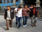 İstanbul'dan Gelen Hırsızlar Kaçarken Yakalandı