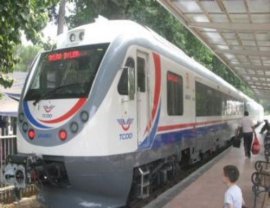 Tren Makinistleri Ehliyet Sınavı İçin Raylarda Ter Döktü