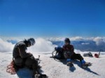 ZAFER ENGIN - Rizeli Dagcılar Gürcistan’da Bululan 5 Bin 47 Rakımlı Kazbek Dağı’na Tırmandı