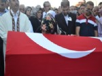 DENIZLI EMNIYET MÜDÜRÜ - Denizlili Şehit Er Gözyaşları Arasında Toprağa Verildi