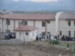 Bingöl Açık Cezaevi'nde Yangın: 3 Mahkum Hastaneye Kaldırıldı