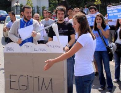 KTÜ’de İkinci Öğretim Harçlarına Protesto