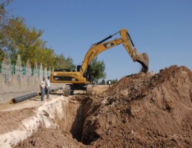 Bahçecik Mahallesi'nde Alt Yapı Çalışmaları Yapılıyor