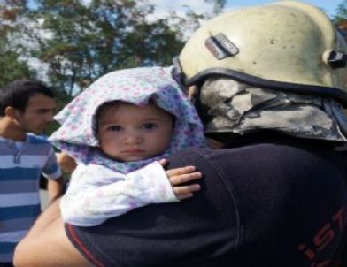 Kazazede Bebeği İtfaiye Şefkati