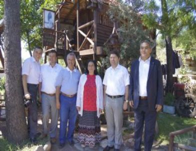 Milletvekilinden Barış Akarsu Ailesine Ziyaret