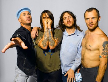 Red Hot Chili Peppers geliyor