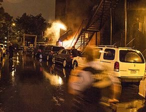 Zafer konuşmasında silahlar konuştu!