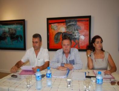 Ayvalık’ta Gergin Meclis Toplantısı