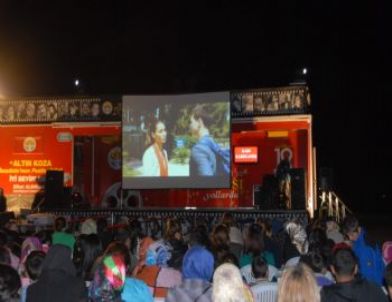 Sarıkamışlılar İlk Kez Açık Havada Sinema İzledi