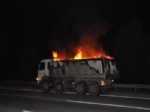 SİGARA İZMARİTİ - Düzce Tem Otoyolunda Konfeksiyon Yüklü Kamyon Alev Alev Yandı