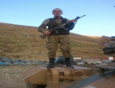 Foça, Van’da Vatani Görevini Yapan Askerin Ölümüyle Sarsıldı