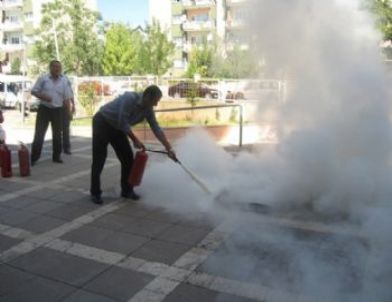 Bingöl İl Sağlık Müdürlüğü’nde Yangın Tatbikatı