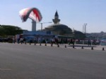 SARAYBURNU - Hezarfen Uçuşu Vatandaşları Heyecanlandırdı