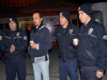 Emniyet Müdüründen Göreve Çıkan Polislere Salep İkramı