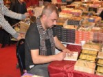 SEDAT YÜCE - Ömer  Köroğlu Kitaplarını İmzaladı