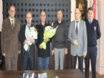 İSMAIL ŞAHIN - Alaşehir Emniyet Müdürü Taşcı'dan Gazetecilere Jest