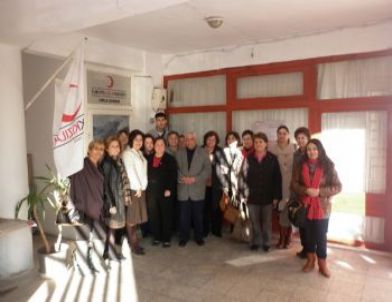 Chp Urla Kadın Kolları, Türk Kızılayı Şubesi'ni Ziyaret Etti