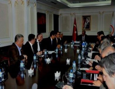 Doğu Anadolu Bölgesi’nin Ak Partili Vekilleri Tarım Bakanından Destek İstediler
