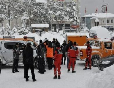 Hizan’da Kaybolan 2 Amcaoğlu İçin Arama Kurtarma Ekibi Gönderildi