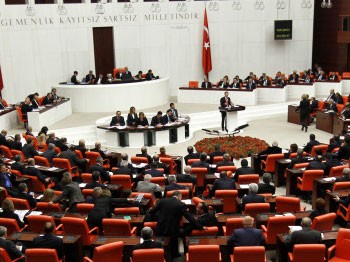 Siyasi partilere yapılacak yardım tutarı belli oldu