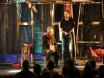 TURGAY TANÜLKÜ - Tiyatro Oyunu 'İntifada' Selçuk'ta Sergilendi