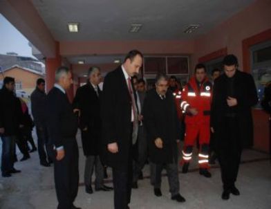 Vali Çınar, Sağlık Ekiplerini Ziyaret Etti