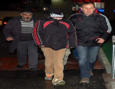 Cami ve Kur’an Kurslarını Soyan Çocuklar Kamerada