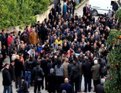 İncirlik'te 'ibadethaneye Saldırı' Protestosu