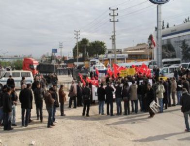 İp’den Abd Konsolosluğu Önünde Eylem