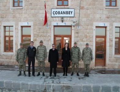 Vali Tapsız Sınır Birliklerinde İncelemelerde Bulundu