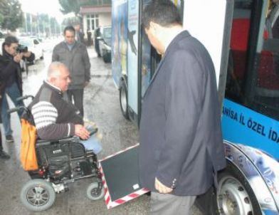 Engelli Sporcu Minibüsü Tanıtıldı