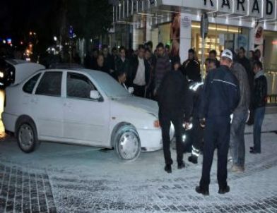 Hareket Halindeki Araç Bomba Gibi Patladı