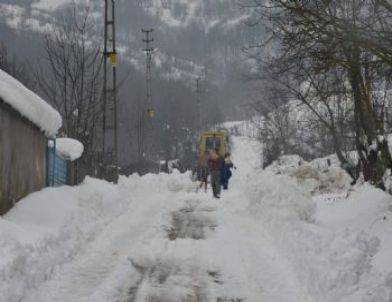 Karabük'te Köy Yolları Ulaşıma Açıldı