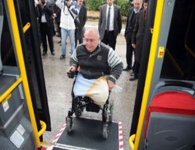 Manisa'da Engelliler Spor Yapmaya Özel Minibüsle Gidecek