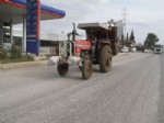 Traktörün Şahlanmaması İçin Kum Torbalı Önlem