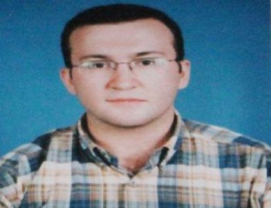 Annesini Banyoda Keserek Öldürdü