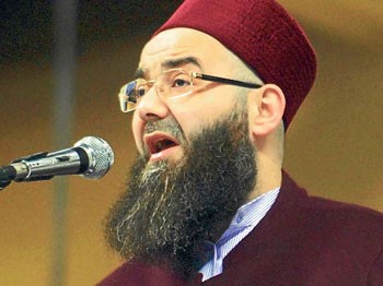 Cübbeli Ahmet hastaneye kaldırıldı