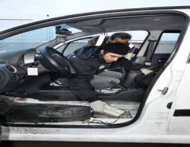 Otomobilin Tabanından 51 Buçuk Kilo Eroin Çıktı