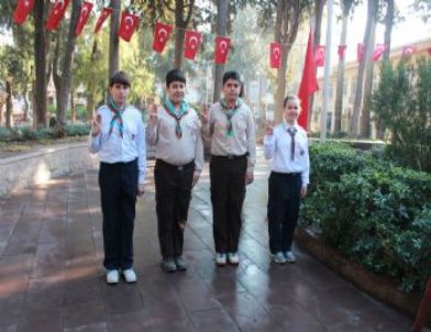 Zübeyde Hanım, Karşıyaka’da Mezarı Başında Anıldı