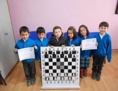 Kulalı Minikler Satranç Turnuvasına Katıldı