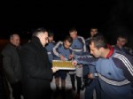 ORHAN TAVLı - Başkan Cengiz’den Futbolculara Tatlı Jest…